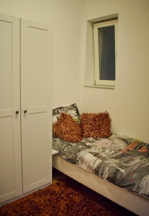 Zrinjevac Apartment *